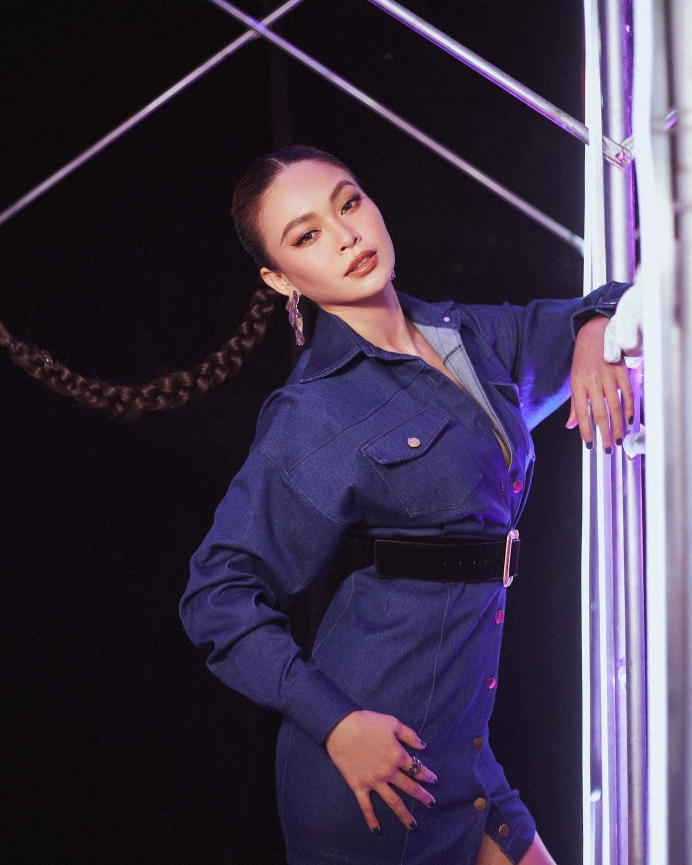 Mâu Thuỷ sở hữu gương mặt xinh đẹp, cá tính.