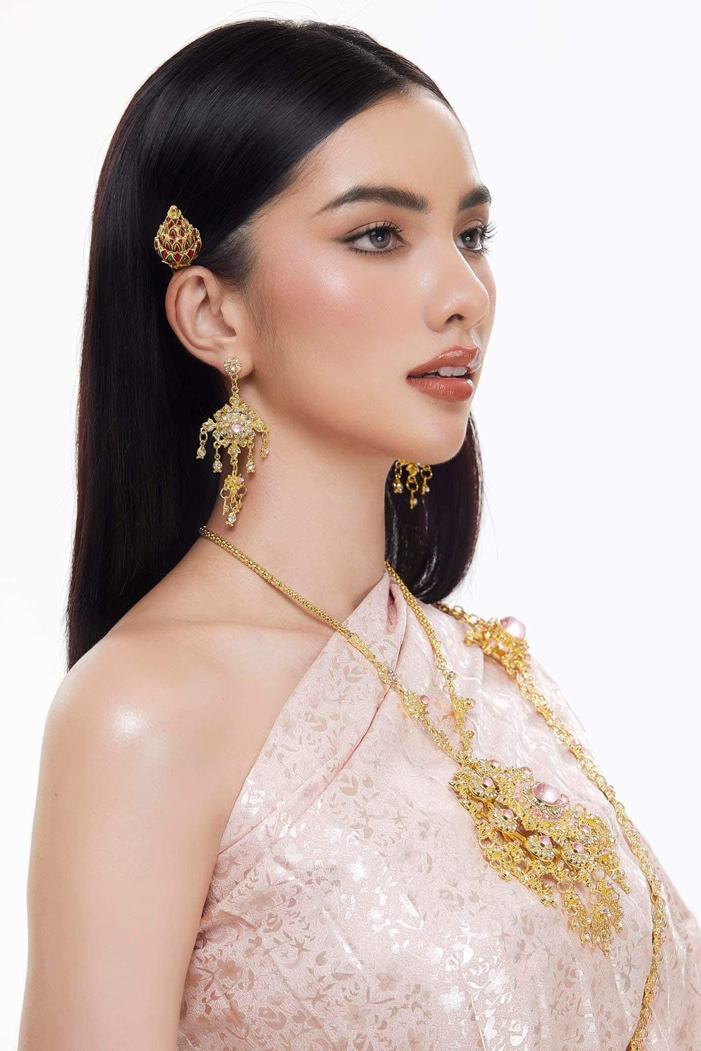 Nhan sắc ngày càng xinh đẹp và gợi cảm của Cẩm Đan khiến fans xuýt xoa.