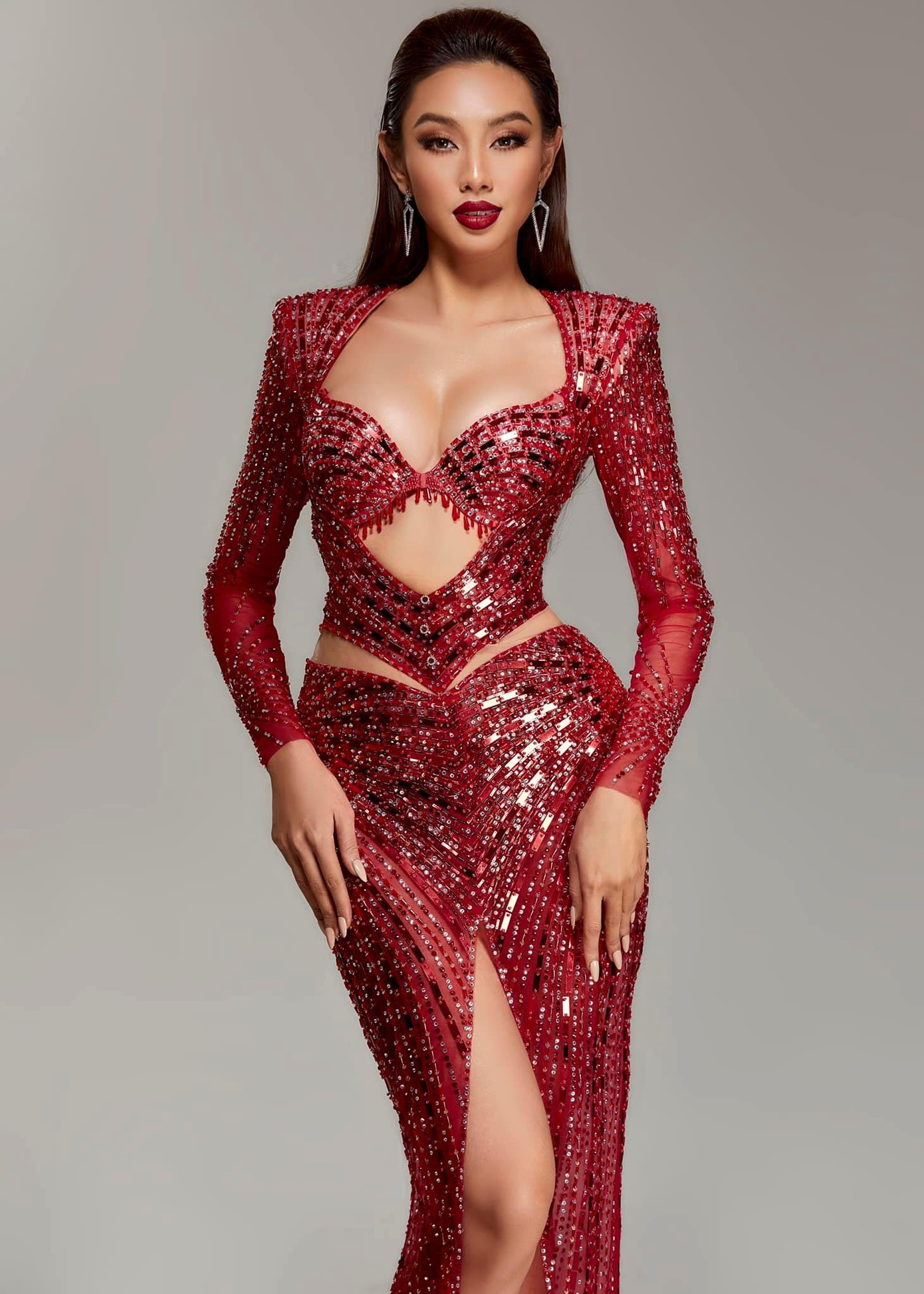 Kiểu váy này rất được Thuỳ Tiên yêu thích và đã được cô diện ở rất nhiều sự kiện.