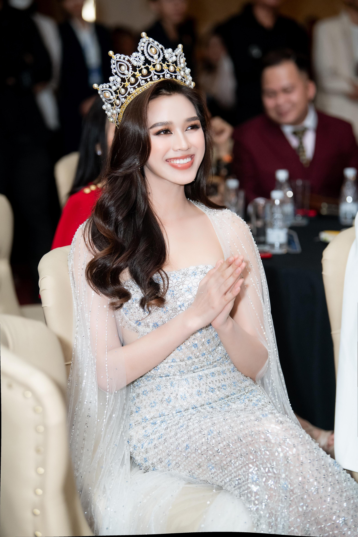 Đỗ Thị Hà luôn cố gắng cân bằng giữa việc học và trách nhiệm của một hoa hậu.