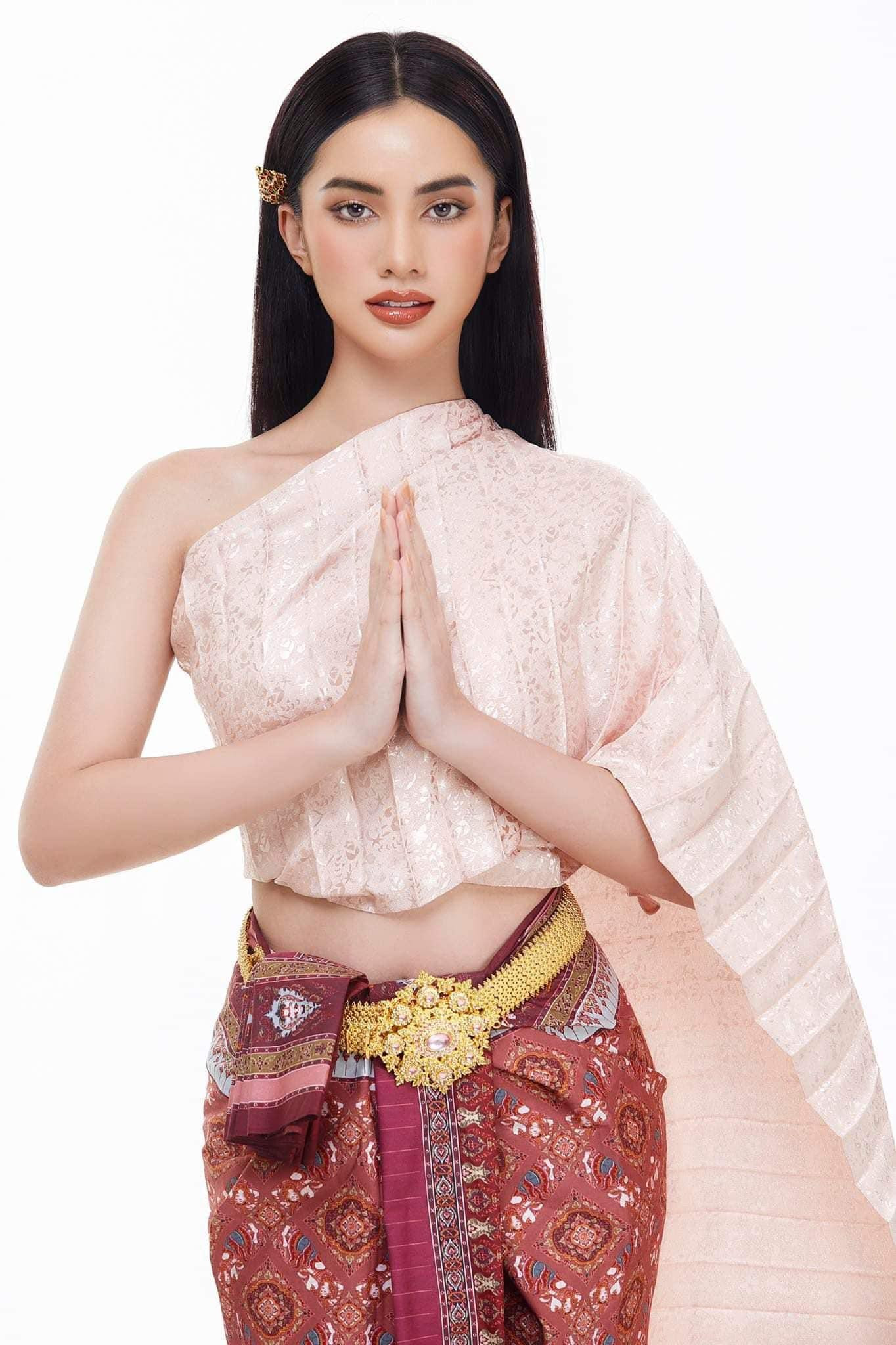 Người đẹp Cẩm Đan hoá gái Thái xinh đẹp và kiêu sa.