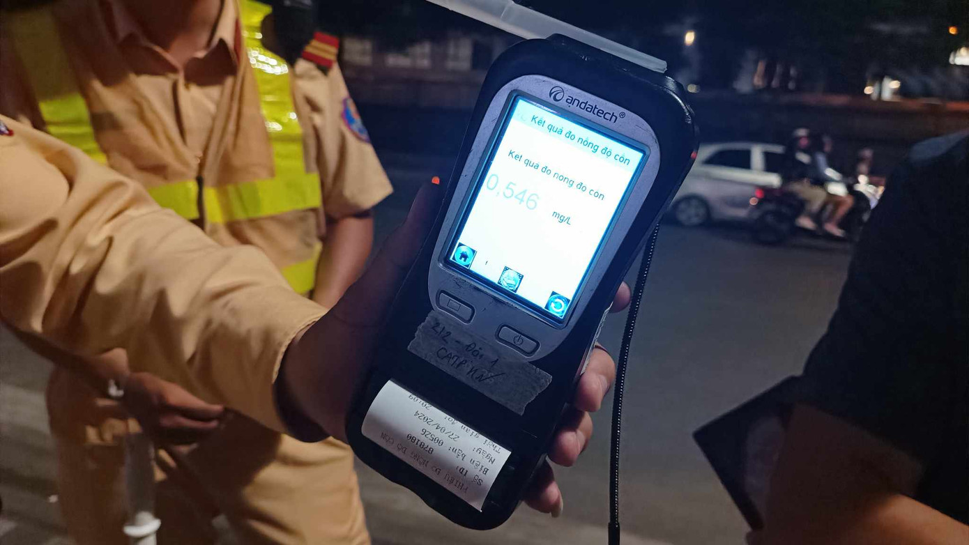 Vi phạm nồng độ cồn bị trừ đến 10 điểm GPLX.