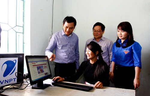 Khai trương điểm truy cập internet miễn phí tại CLB Thanh thiếu niên Minh Thanh