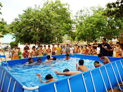 Việc tập bơi cho học sinh trong hồ di động tại tỉnh Phú Yên đã tạm dừng sau 1 năm hoạt động