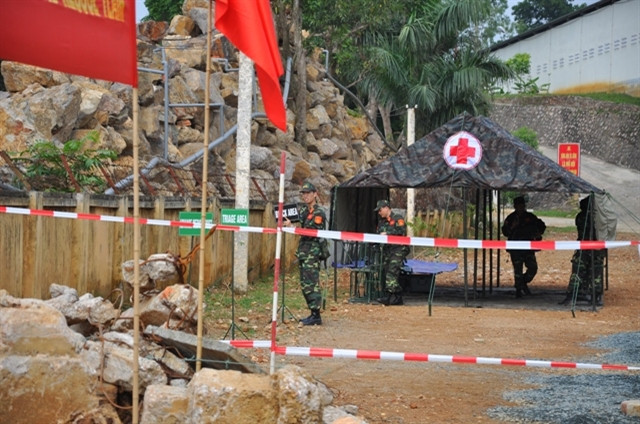 Trong khi đó, đội quân y cũng đã sẵn sàng 