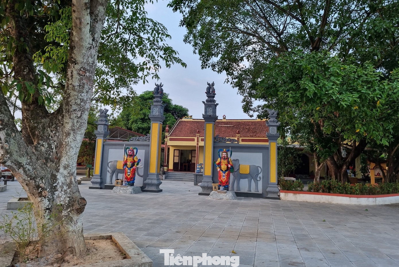 Đền Tuần Quán.