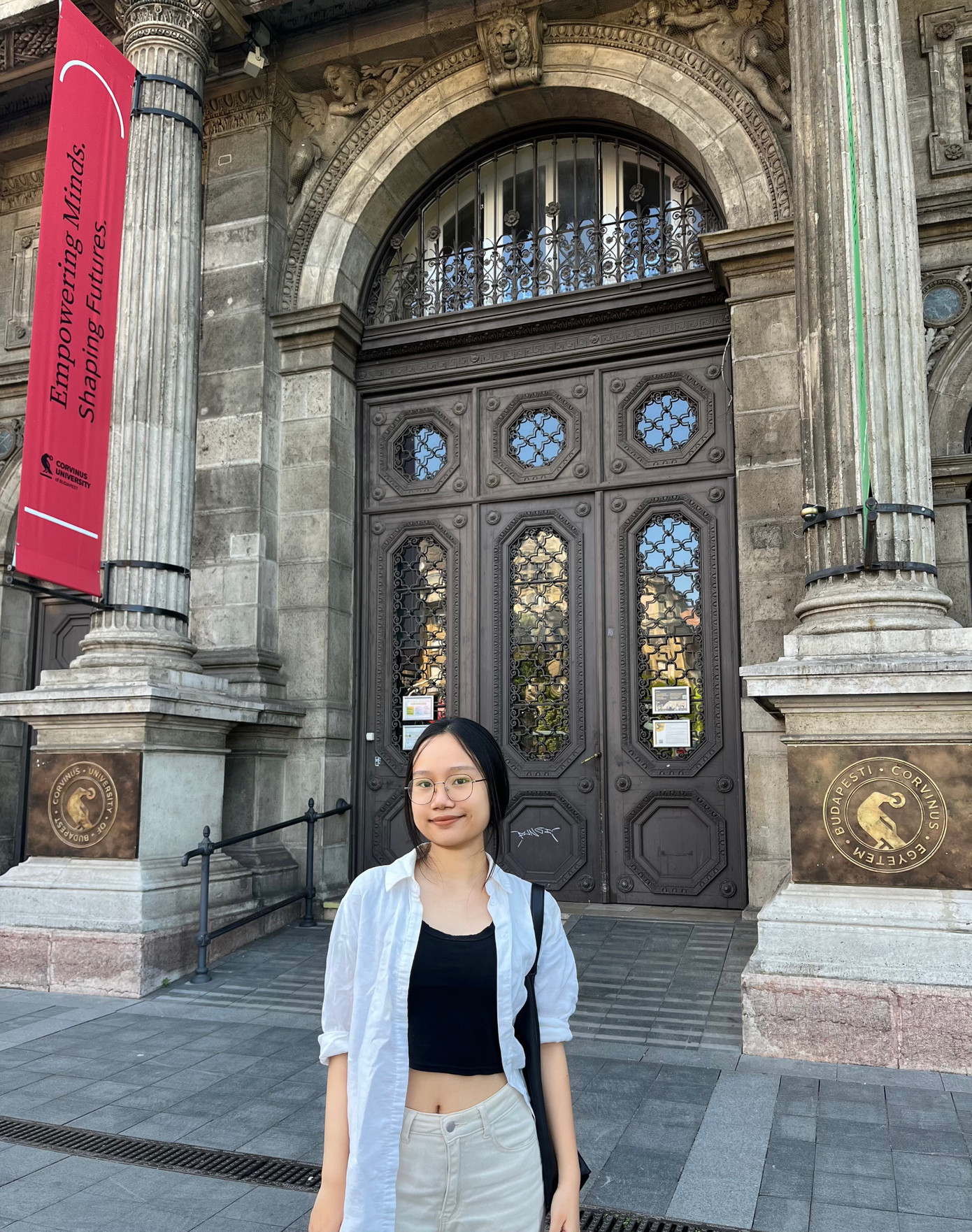 Bảo Châu hiện là sinh viên năm nhất ngành Quan hệ quốc tế tại Đại học Corvinus Budapest (Hungary).