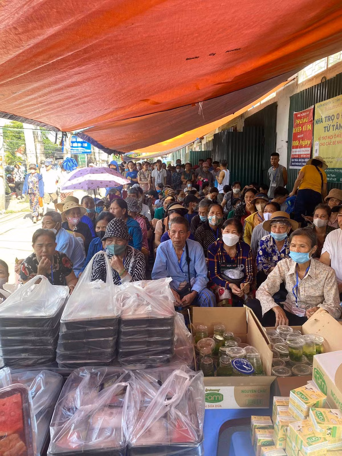 Không chỉ là người kết nối cộng đồng qua những chuyến đi, Hùng Anh còn lan tỏa yêu thương qua từng hoạt động thiện nguyện đầy nhân văn.