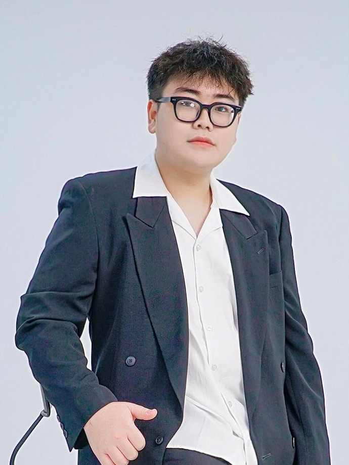 Nguyễn Anh Khoa (sinh năm 2003) là sinh viên năm tư ngành Tài chính - Kế toán, Trường Quốc tế, ĐHQGHN.