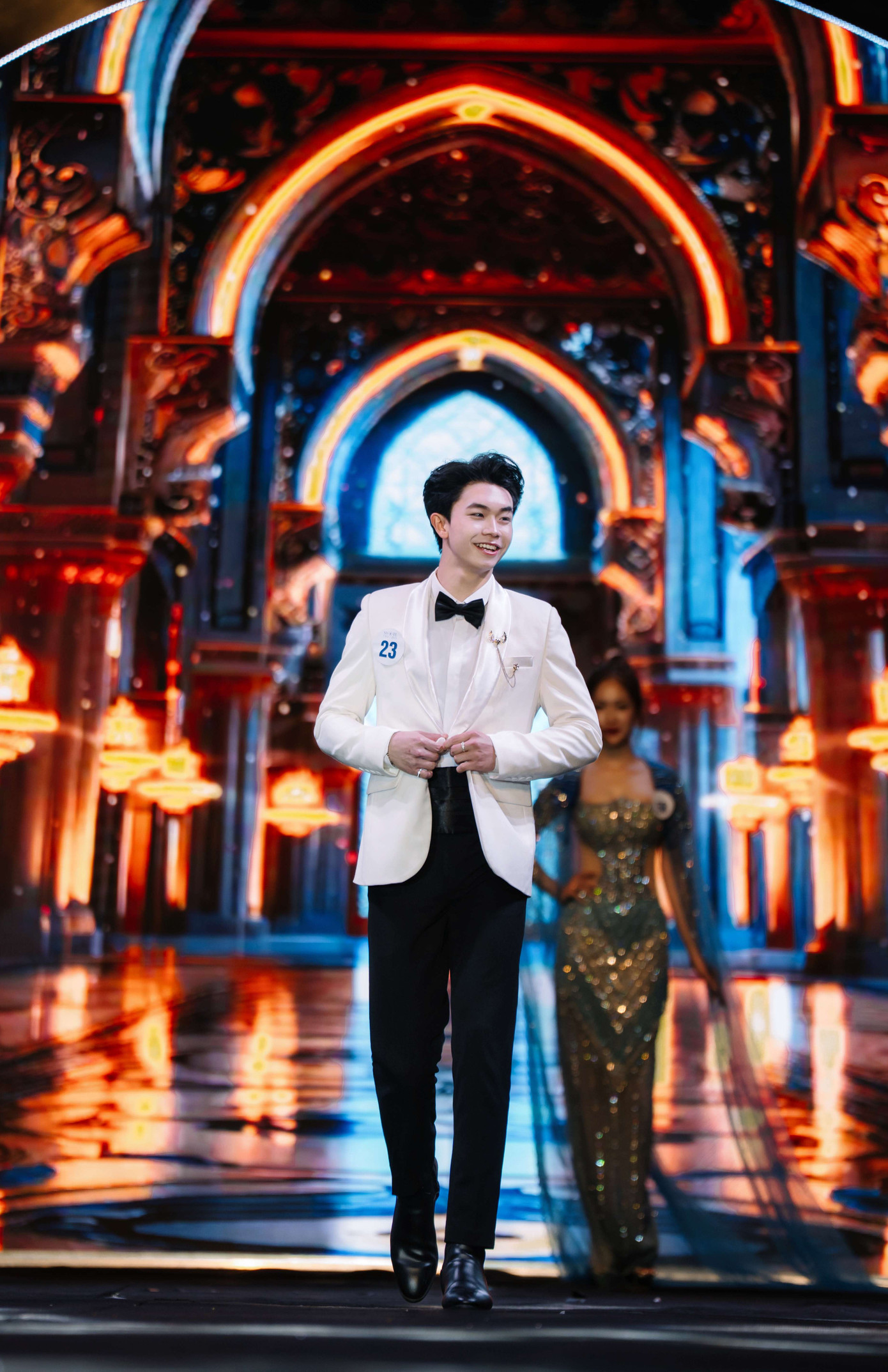 Hình ảnh ấn tượng của Nguyễn Đỗ Phương Nam tại cuộc thi Sinh viên tài năng FBU (Trường Đại học Tài chính - Ngân hàng Hà Nội).