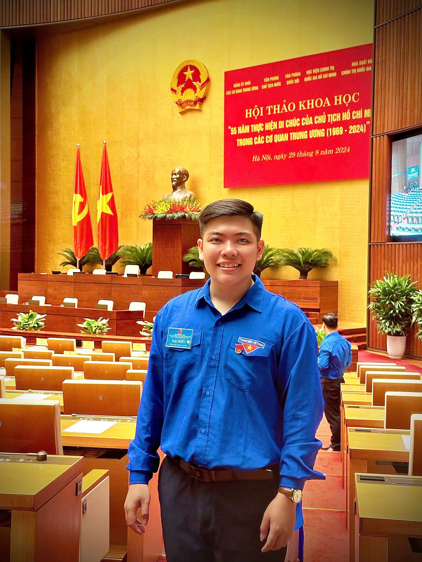 Nguyễn Bá Khải (sinh năm 2001) là thủ khoa tốt nghiệp khóa 39 của Viện Báo chí - Truyền thông, Học viện Báo chí và Tuyên truyền. Nguyễn Bá Khải (sinh năm 2001) là thủ khoa tốt nghiệp khóa 39 của Viện Báo chí - Truyền thông, Học viện Báo chí và Tuyên truyền.