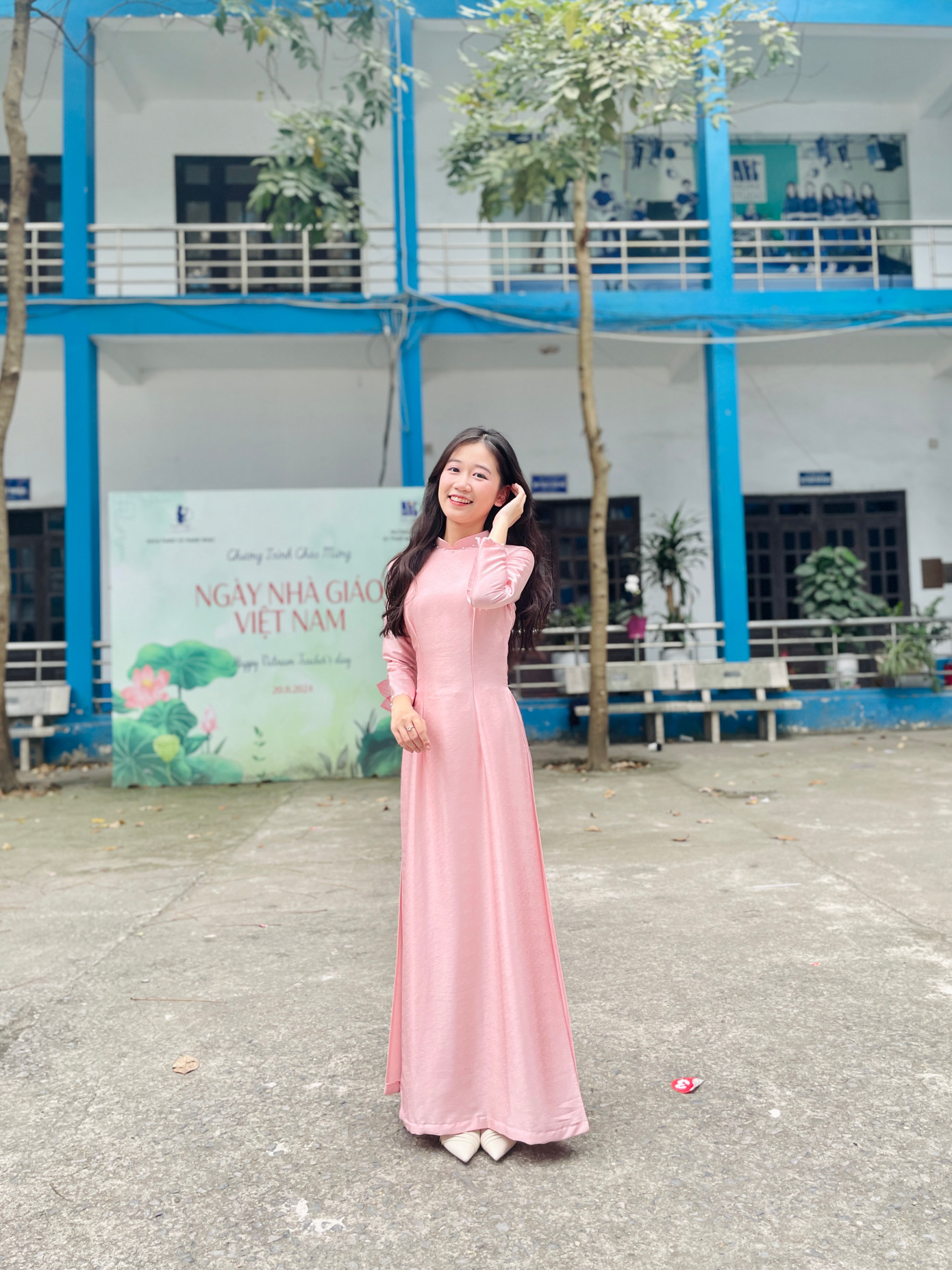 Mai Phương tại Trường Đại học Sư phạm Nghệ thuật Trung ương. Mai Phương tại Trường Đại học Sư phạm Nghệ thuật Trung ương.