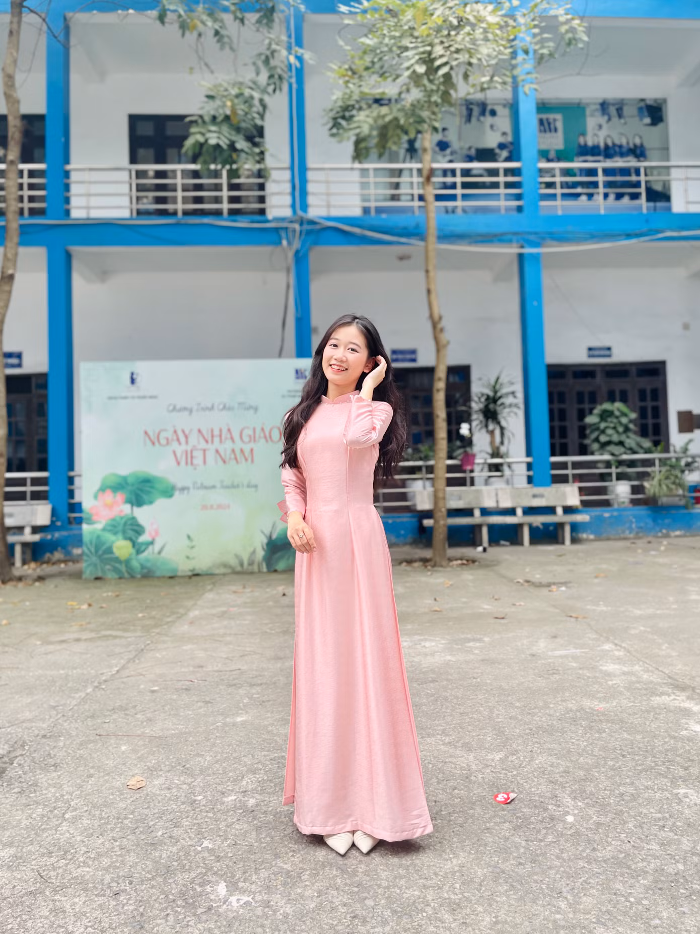 Mai Phương tại Trường Đại học Sư phạm Nghệ thuật Trung ương. Mai Phương tại Trường Đại học Sư phạm Nghệ thuật Trung ương.