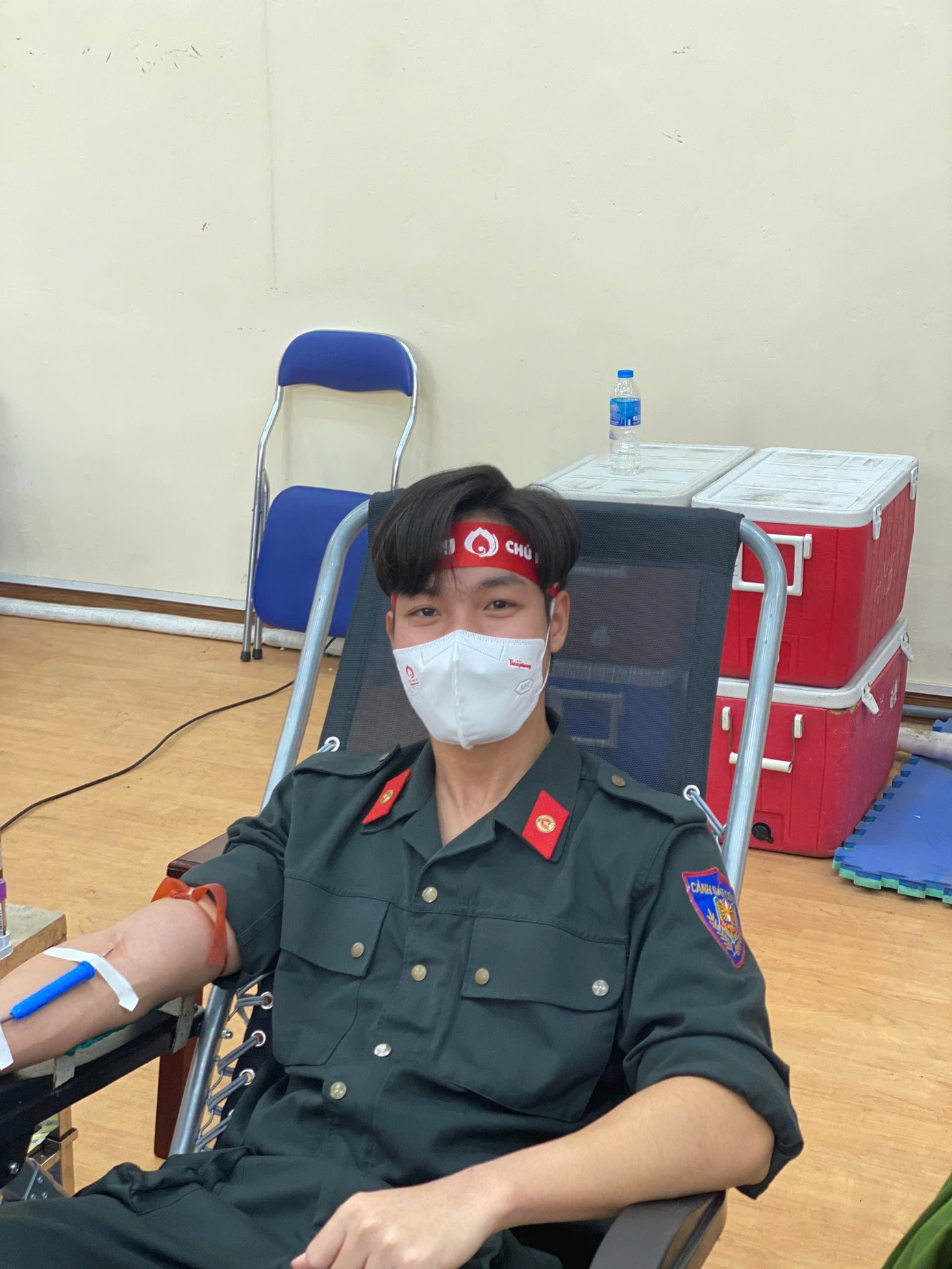 Anh Tài năng nổ trong các hoạt động ngoại khóa. Anh Tài năng nổ trong các hoạt động ngoại khóa.