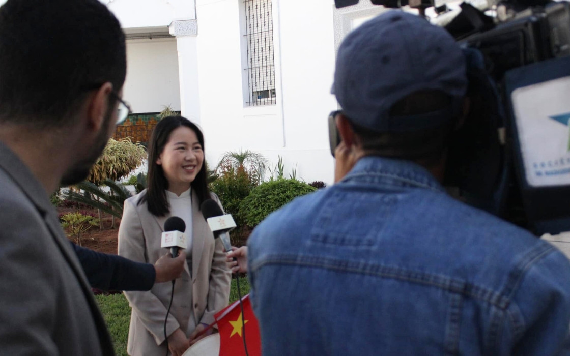 Trả lời phỏng vấn nhân dịp lễ Eid al-Fitr 2023 tại trường UM5 hồi năm nhất.