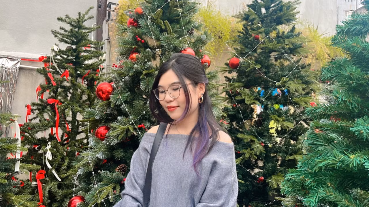 Nữ sinh Đại học Kinh tế Quốc dân say mê tình nguyện cùng khát vọng phát triển bản thân trong năm mới 2025 ảnh 1