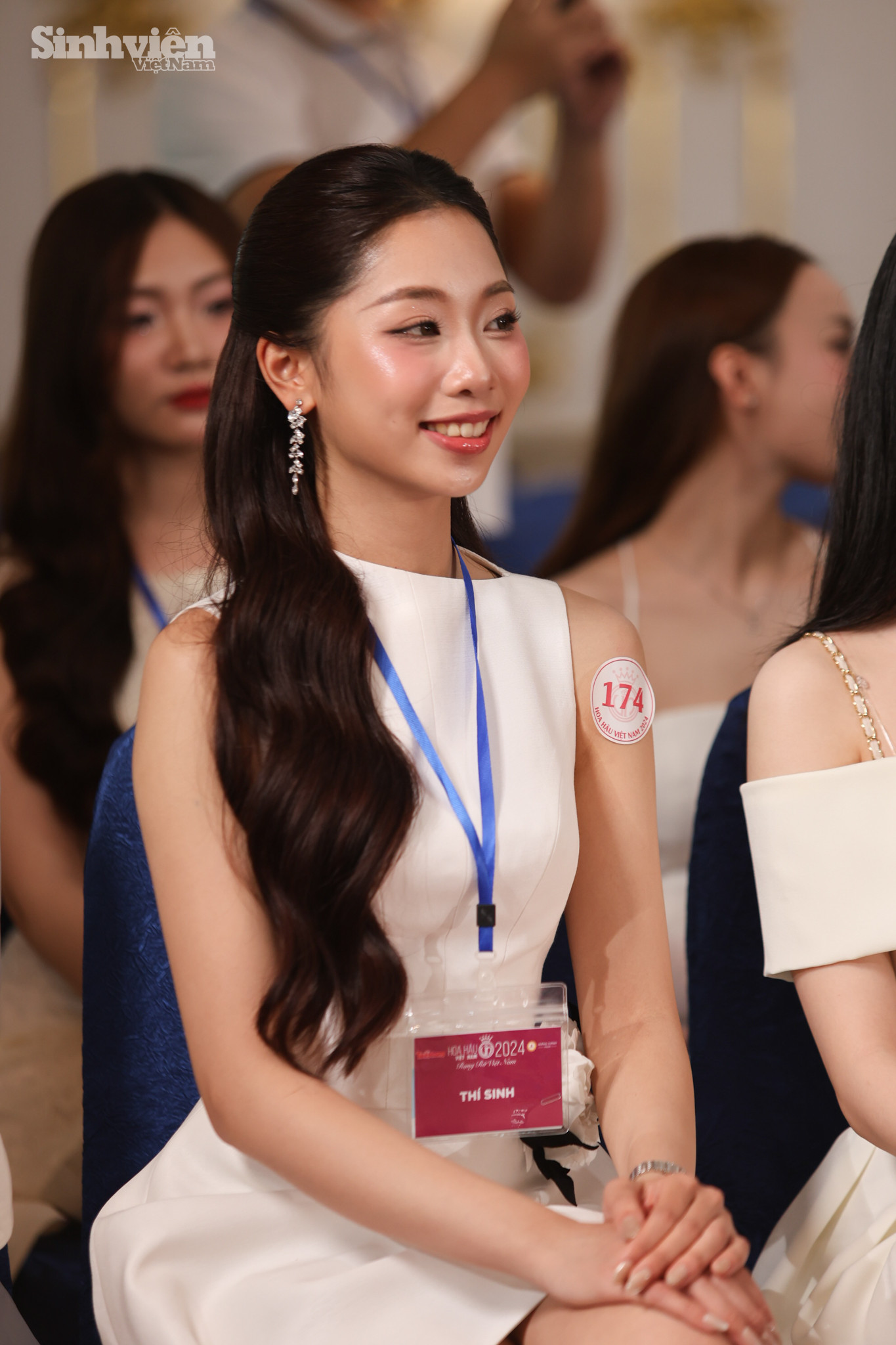 Các thí sinh lắng nghe những chia sẻ từ Ban Tổ chức. Tại Vòng Sơ khảo khu vực phía Bắc, Ban Tổ chức cho biết số lượng thí sinh nhiều gần gấp đôi khu vực phía Nam. Các thí sinh lắng nghe những chia sẻ từ Ban Tổ chức. Tại Vòng Sơ khảo khu vực phía Bắc, Ban Tổ chức cho biết số lượng thí sinh nhiều gần gấp đôi khu vực phía Nam.