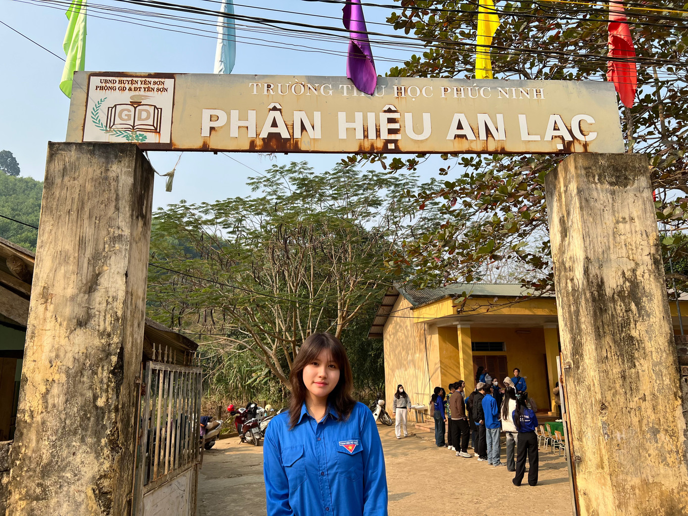 Cô gái nhỏ chia sẻ: “Làm báo là nghề giúp mình kể lại những điều đẹp đẽ, và mình muốn trở thành một người viết tử tế, viết những câu chuyện có sức sống, có lòng tin.”