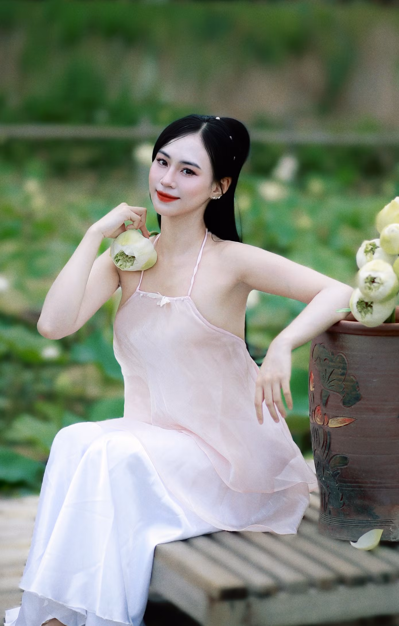 Hiện tại, Huyền Trang đã nộp hồ sơ tham gia dự tuyển cuộc thi Hoa hậu Việt Nam 2024.