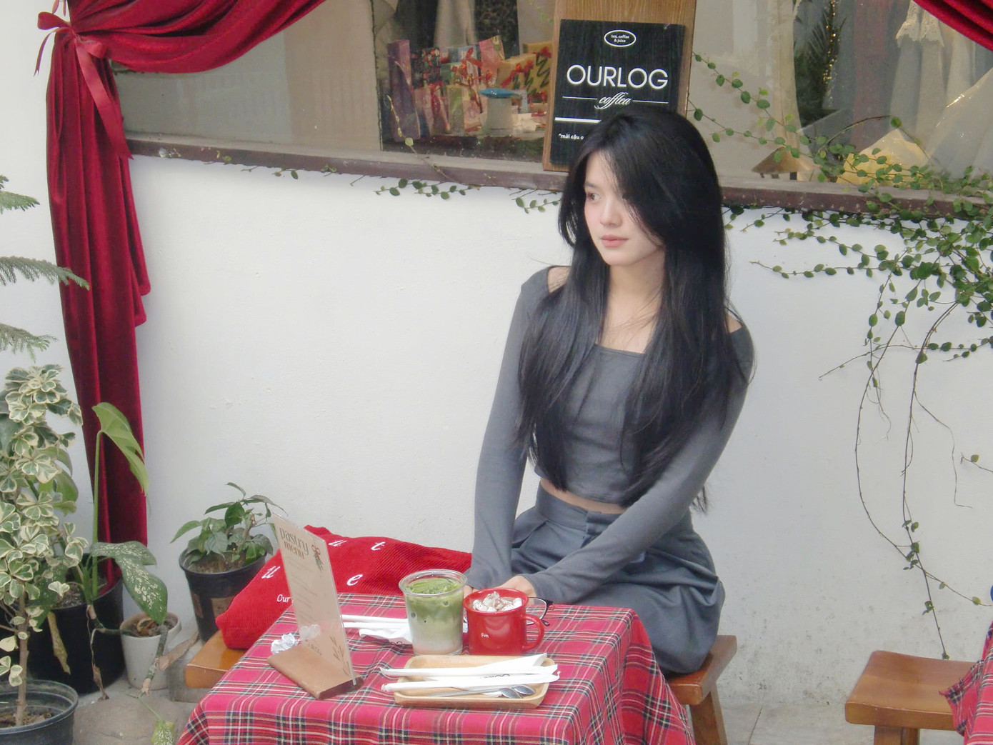 Khi tin vào bản thân, mọi người sẽ trao cho mình cơ hội. Khi tin vào bản thân, mọi người sẽ trao cho mình cơ hội.