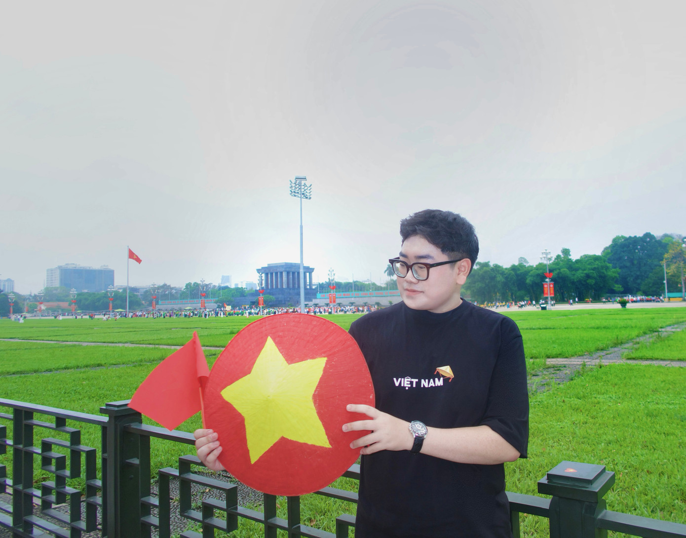 Ba sinh viên đều mong muốn giới thiệu vẻ đẹp văn hóa và tinh thần tuổi trẻ Việt Nam đến gần hơn với bạn bè quốc tế.