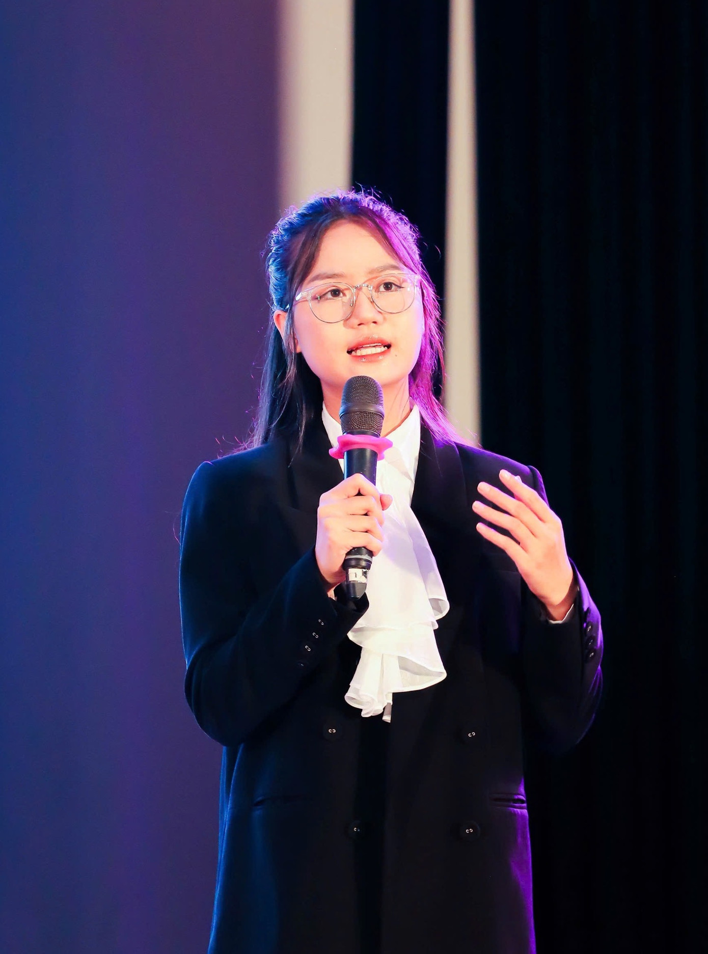 Các hoạt động của Ngọc Anh không chỉ mang lại lợi ích cho cá nhân hay tổ chức mà còn tạo ra giá trị lâu dài, tác động tích cực đến xã hội. Các hoạt động của Ngọc Anh không chỉ mang lại lợi ích cho cá nhân hay tổ chức mà còn tạo ra giá trị lâu dài, tác động tích cực đến xã hội.