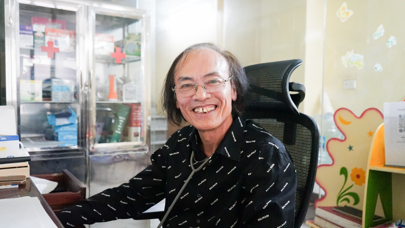 GS.TS Nguyễn Tiến Dũng là Giáo sư danh dự Đại học quốc tế California Hoa Kỳ, Nguyên Trưởng khoa Nhi Bệnh viện Bạch Mai , Giảng viên cao cấp Trường Đại học Thăng Long. GS.TS Nguyễn Tiến Dũng là Giáo sư danh dự Đại học quốc tế California Hoa Kỳ, Nguyên Trưởng khoa Nhi Bệnh viện Bạch Mai , Giảng viên cao cấp Trường Đại học Thăng Long.