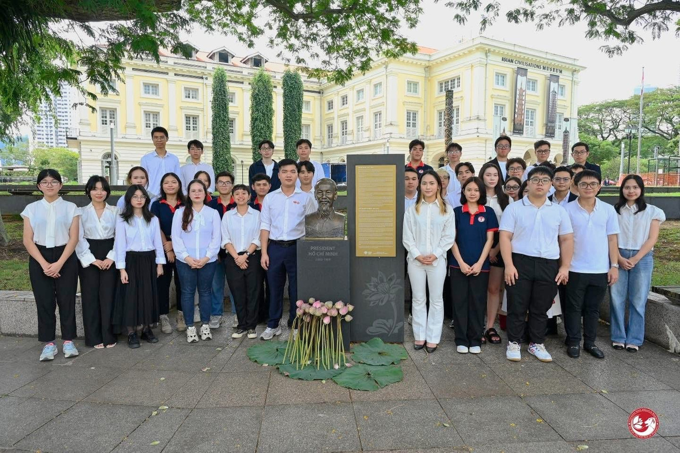 Nhân dịp 30/4, Hội Sinh viên Việt Nam tại Singapore đã long trọng tổ chức lễ dâng hoa tưởng niệm, hướng về ngày Giải phóng miền Nam, thống nhất đất nước. Nhân dịp 30/4, Hội Sinh viên Việt Nam tại Singapore đã long trọng tổ chức lễ dâng hoa tưởng niệm, hướng về ngày Giải phóng miền Nam, thống nhất đất nước.