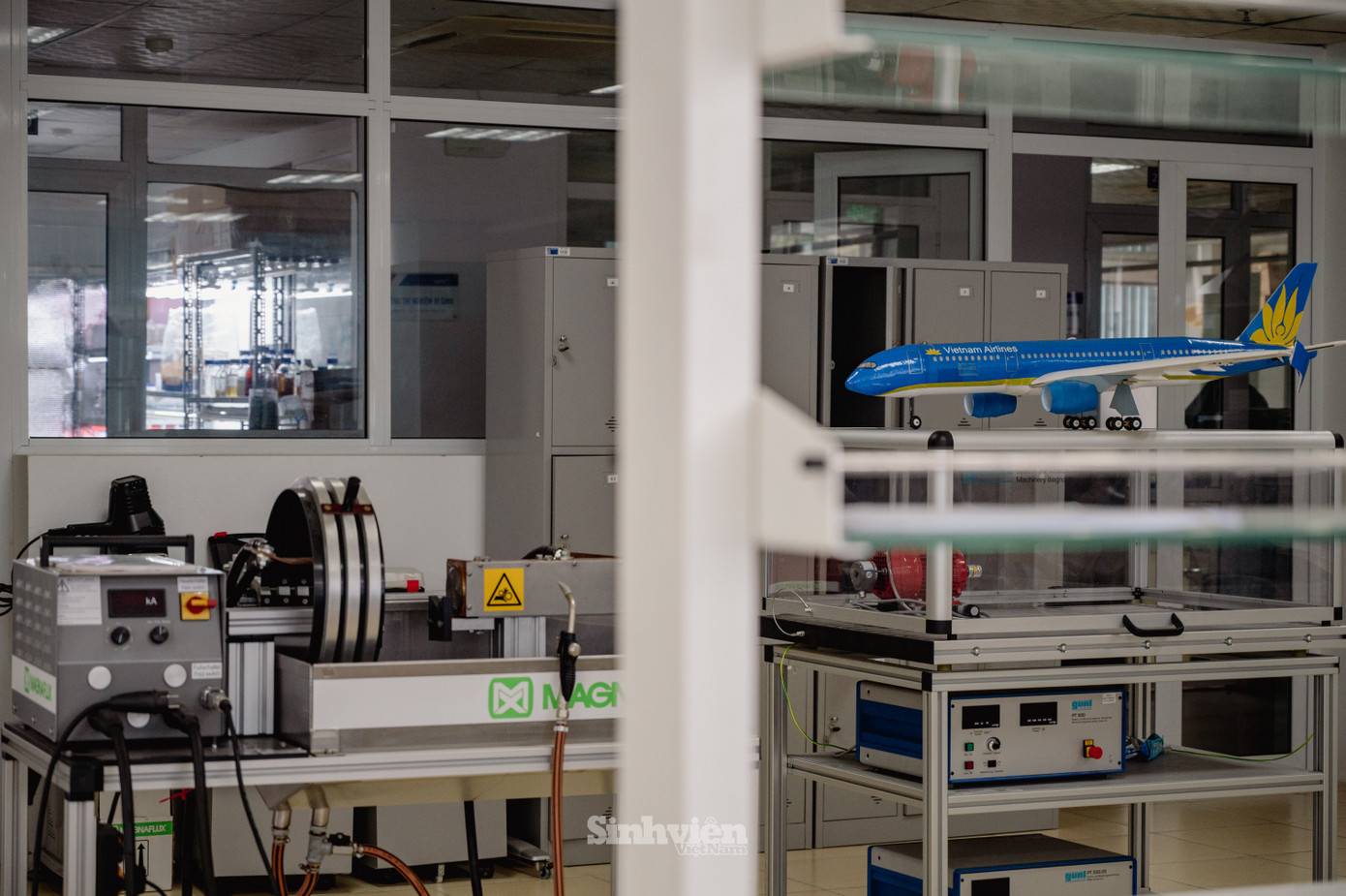 Một góc nghiên cứu trong Phòng thí nghiệm thực hành Hàng không tại USTH. (Ảnh: Lê Vượng) Một góc nghiên cứu trong Phòng thí nghiệm thực hành Hàng không tại USTH. (Ảnh: Lê Vượng)