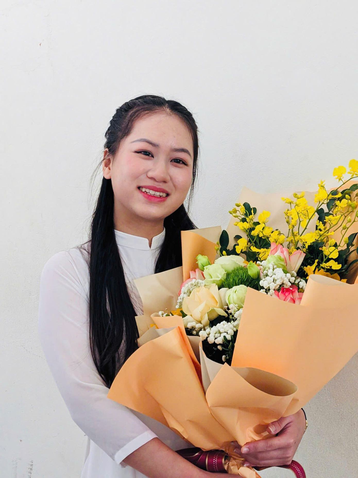 Câu châm ngôn mà Mai Phương tâm đắc nhất là: “Dân ta phải biết sử ta, cho tường gốc tích nước nhà Việt Nam”. Câu châm ngôn mà Mai Phương tâm đắc nhất là: “Dân ta phải biết sử ta, cho tường gốc tích nước nhà Việt Nam”.