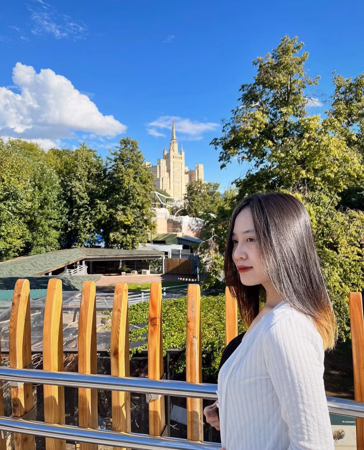 Minh Nguyệt coi Giỗ Tổ Hùng Vương không chỉ là một dịp để tưởng nhớ tổ tiên, mà còn là cơ hội để cô tự vấn lại bản thân về trách nhiệm gìn giữ và phát huy truyền thống trong một xã hội hiện đại. (Ảnh NVCC)