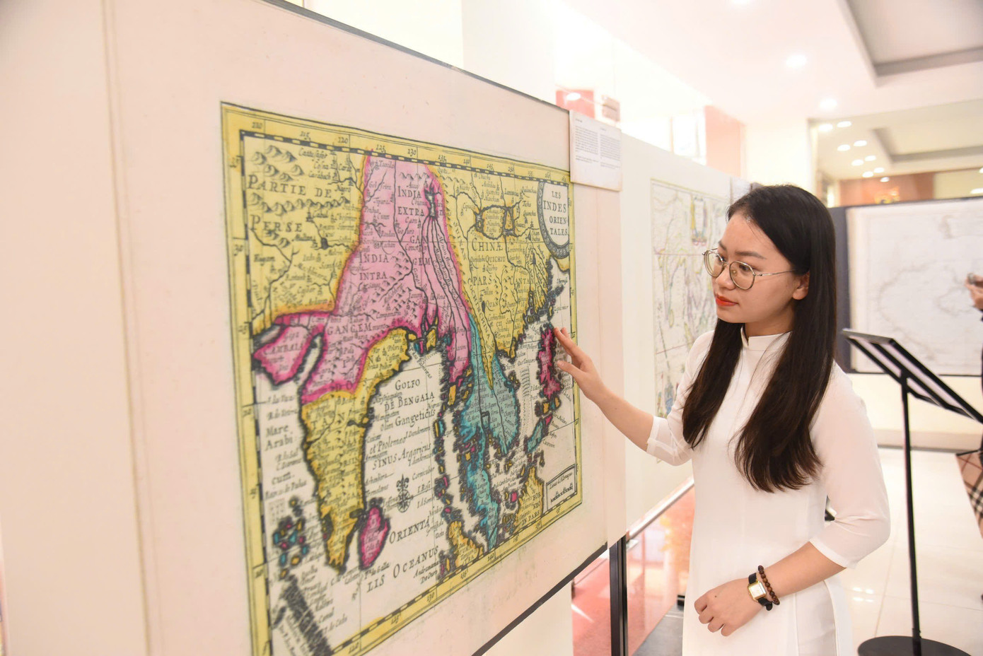 Với Mai Phương, lịch sử không chỉ là quá khứ mà là nền tảng cho tương lai. Với Mai Phương, lịch sử không chỉ là quá khứ mà là nền tảng cho tương lai.