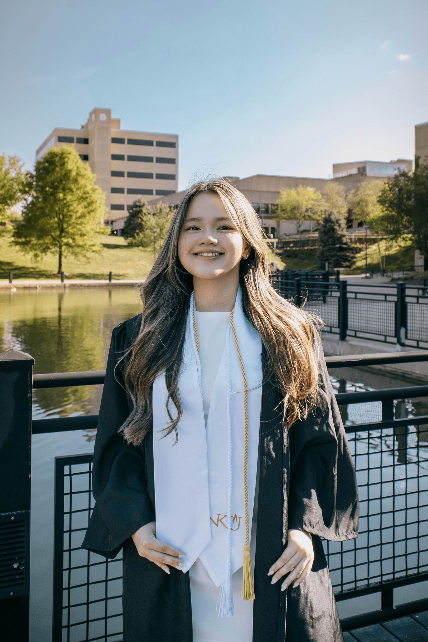 Hà Lê Ngọc Khánh (sinh năm 2002) là du học sinh năm cuối tại Trường Đại học Northern Kentucky - Mỹ. Hà Lê Ngọc Khánh (sinh năm 2002) là du học sinh năm cuối tại Trường Đại học Northern Kentucky - Mỹ.