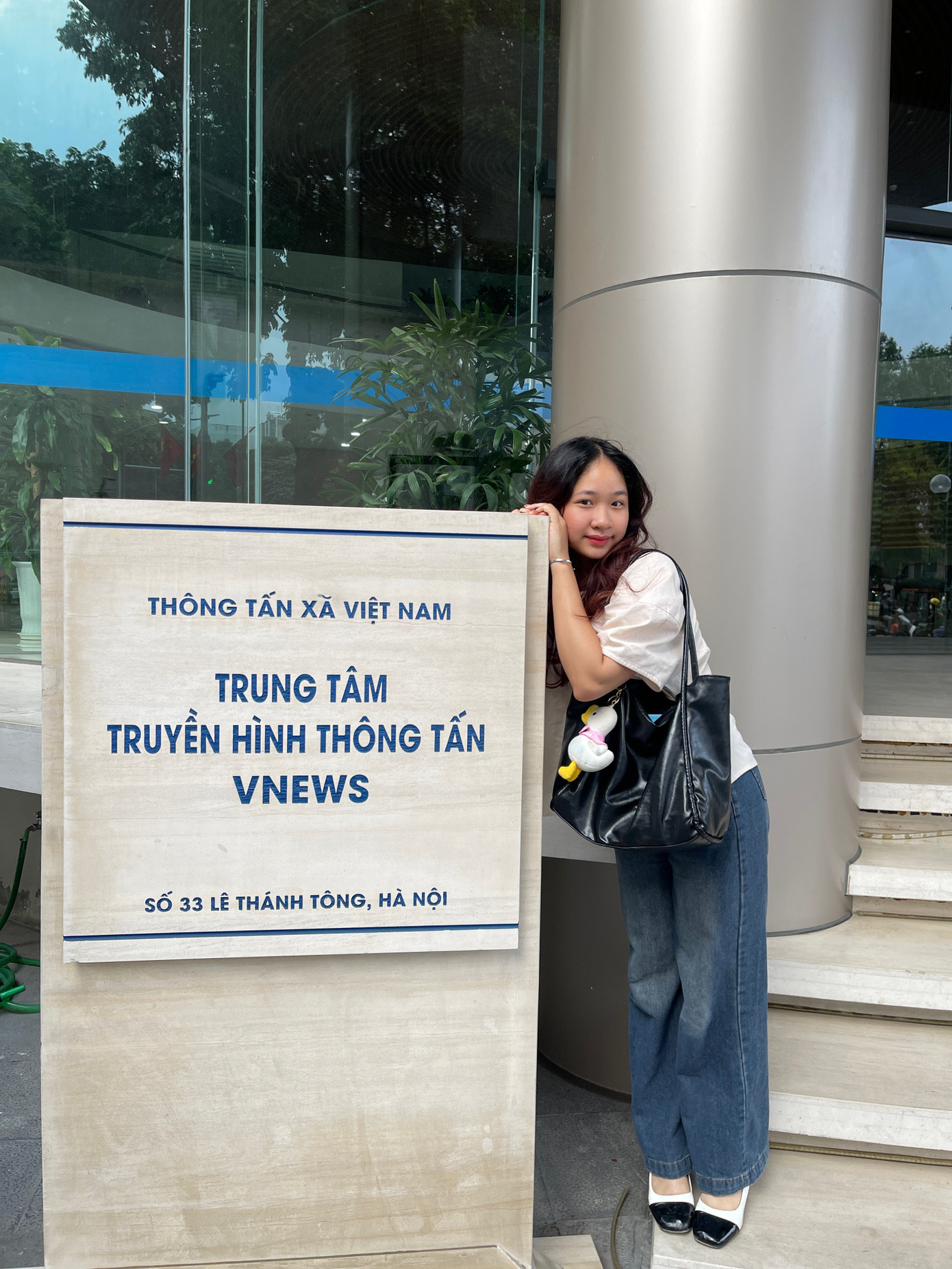 Anh Châu trong thời gian thực tập tại Truyền hình Thông tấn – Thông tấn xã Việt Nam.