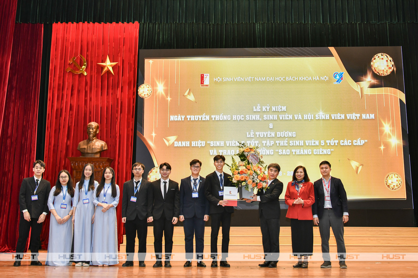 Tuấn Hùng tin rằng, chính sức mạnh từ sự kết nối và tinh thần không bỏ cuộc là chìa khóa giúp cậu tiến xa hơn trong tương lai. Tuấn Hùng tin rằng, chính sức mạnh từ sự kết nối và tinh thần không bỏ cuộc là chìa khóa giúp cậu tiến xa hơn trong tương lai.