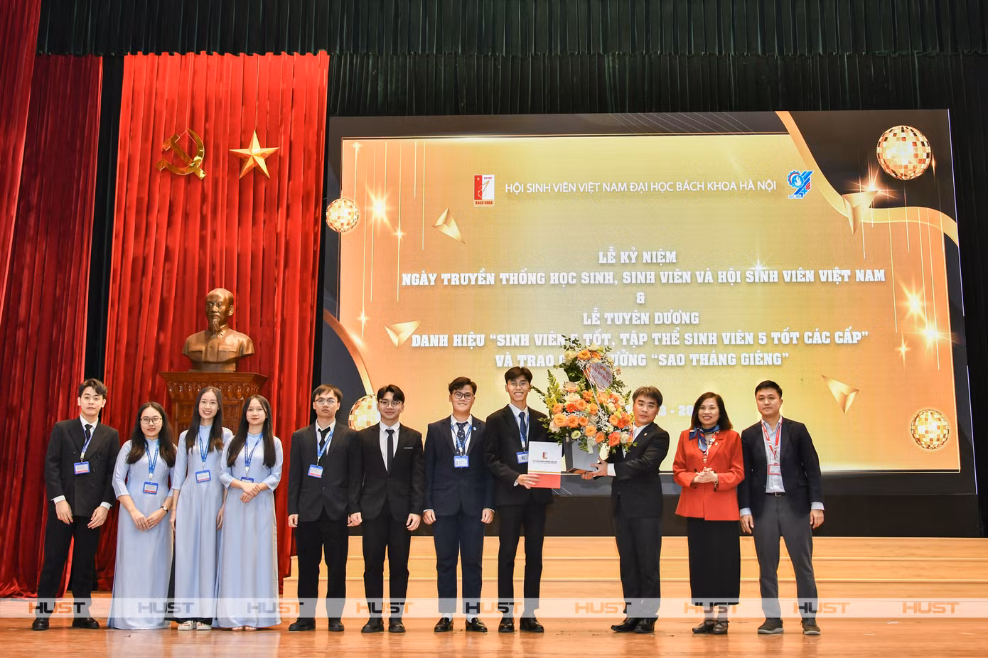 Tuấn Hùng tin rằng, chính sức mạnh từ sự kết nối và tinh thần không bỏ cuộc là chìa khóa giúp cậu tiến xa hơn trong tương lai. Tuấn Hùng tin rằng, chính sức mạnh từ sự kết nối và tinh thần không bỏ cuộc là chìa khóa giúp cậu tiến xa hơn trong tương lai.