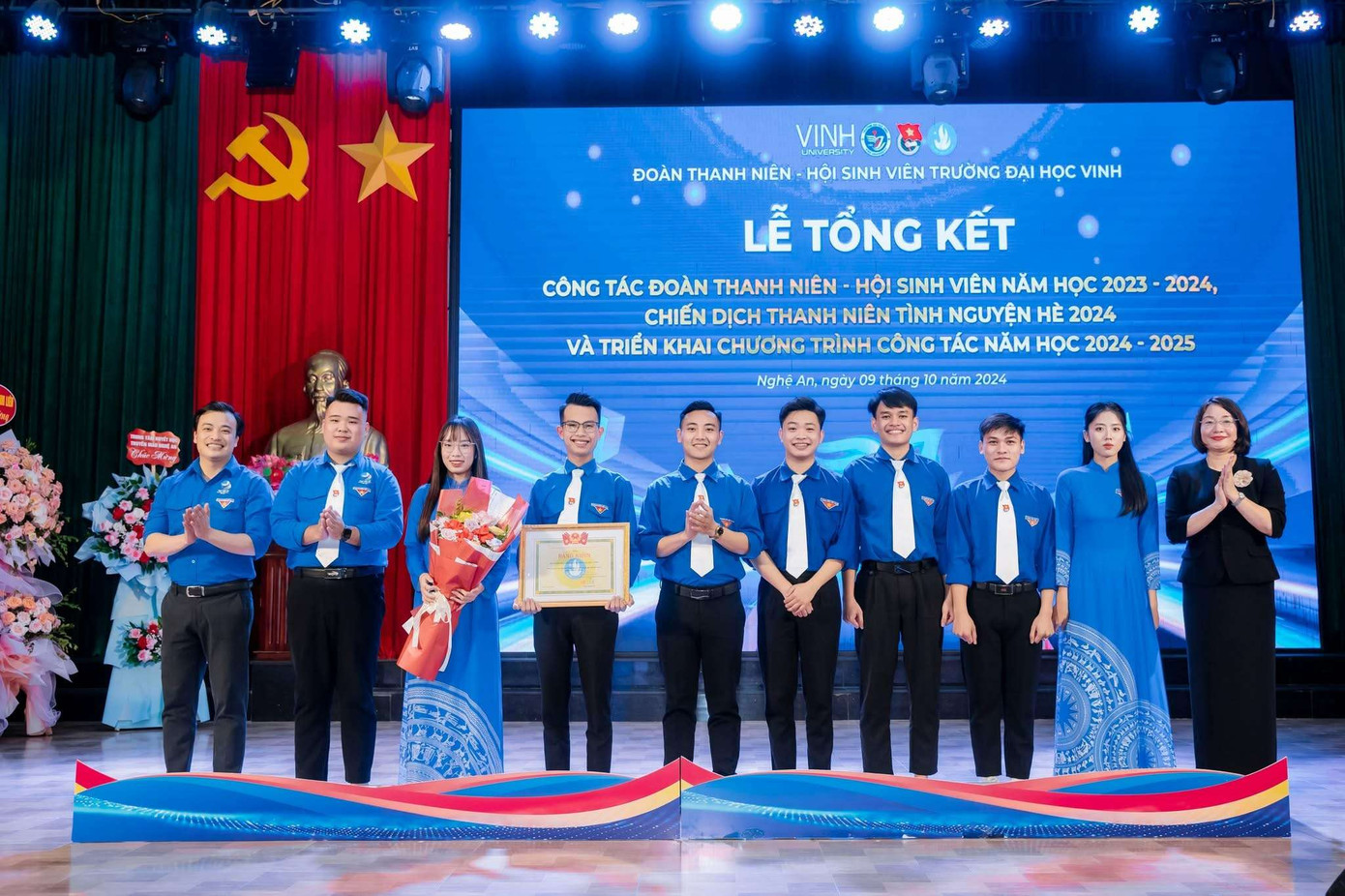 “Chúng ta, những người trẻ, thật may mắn được sống trong kỷ nguyên vươn mình của dân tộc – một thời kỳ mà cơ hội và thách thức song hành, qua đó thúc đẩy mỗi cá nhân phải khát vọng bằng hoài bão, đam mê, sự dấn thân, nỗ lực chinh phục và vươn lên chạm tới những tầm cao, những thành công mới.” Thành Lộc chia sẻ.