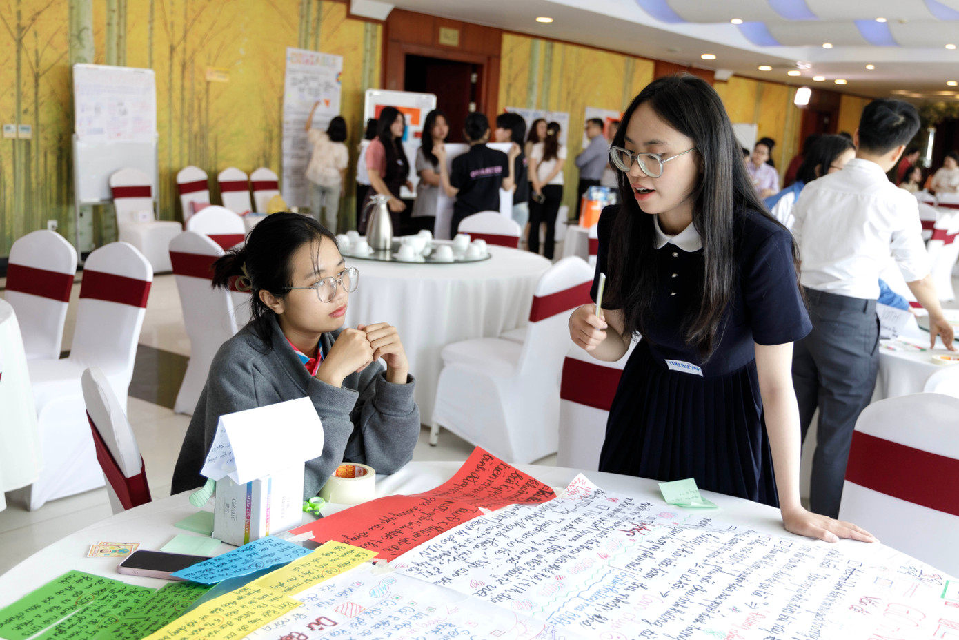 Quỳnh tham gia Tập huấn Sáng kiến thanh niên thúc đẩy đối thoại liên thế hệ và hành động vì bình đẳng giới. Quỳnh tham gia Tập huấn Sáng kiến thanh niên thúc đẩy đối thoại liên thế hệ và hành động vì bình đẳng giới.