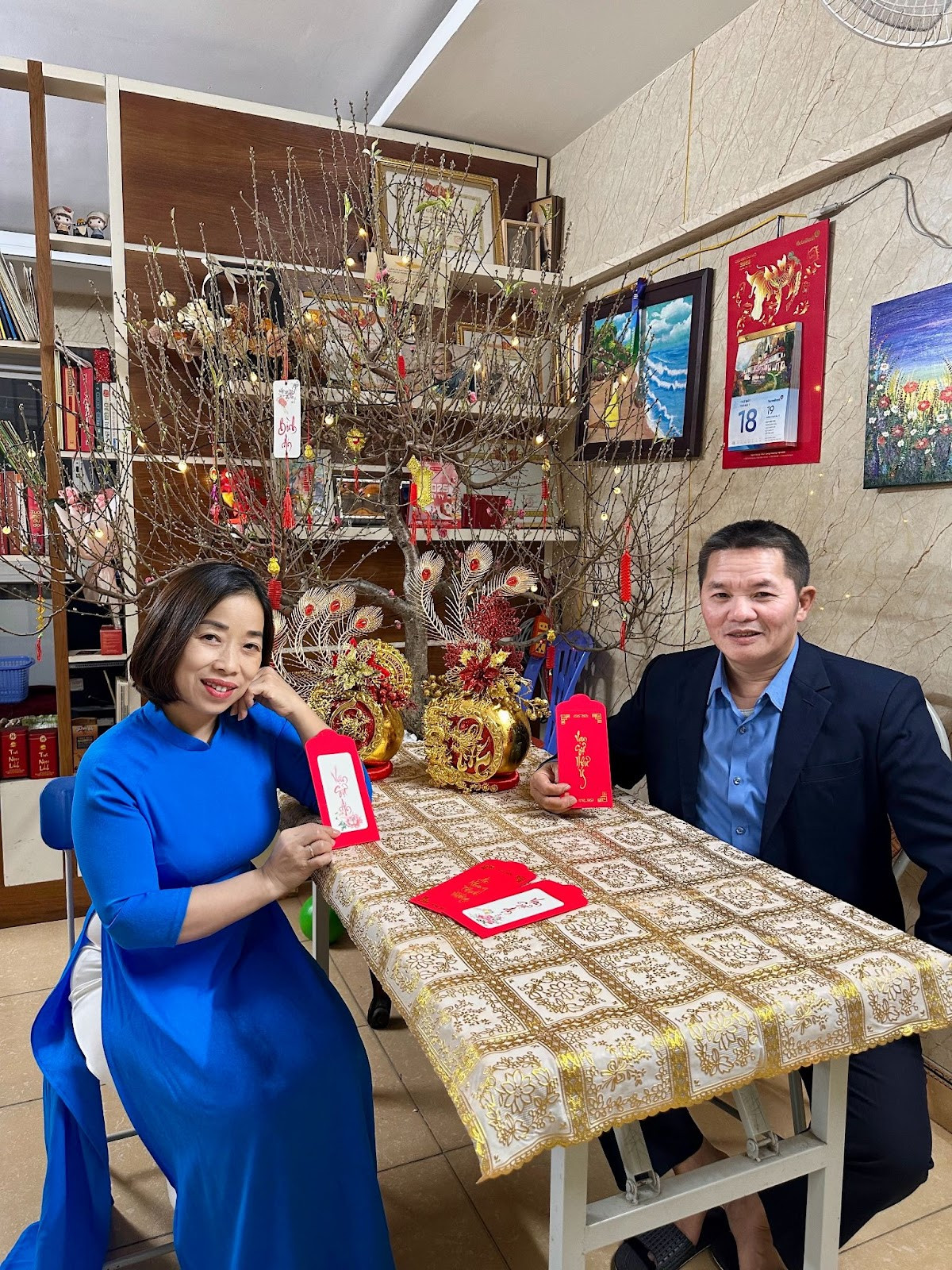 Đối với Linh Giang, ngày Tết không chỉ là dịp nghỉ ngơi mà còn là hành trình giữ gìn văn hóa và yêu thương gia đình. Đối với Linh Giang, ngày Tết không chỉ là dịp nghỉ ngơi mà còn là hành trình giữ gìn văn hóa và yêu thương gia đình.