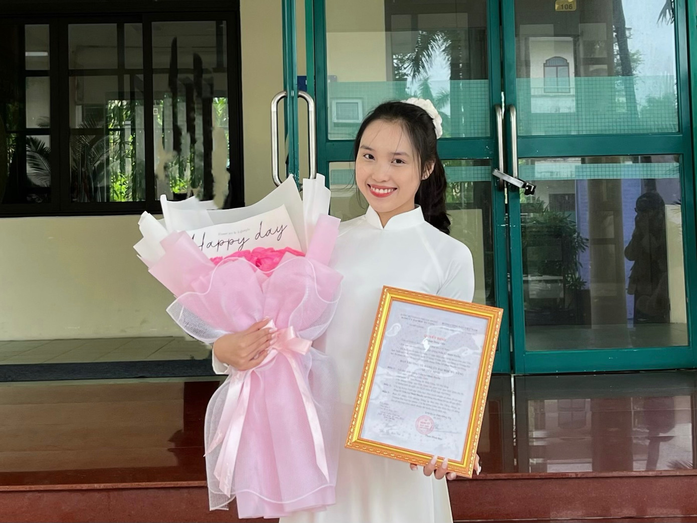 Trần Lê Minh Huyền đang là Uỷ viên Ban Thư ký Hội sinh viên Việt Nam thành phố Đà Nẵng. Trần Lê Minh Huyền đang là Uỷ viên Ban Thư ký Hội sinh viên Việt Nam thành phố Đà Nẵng.