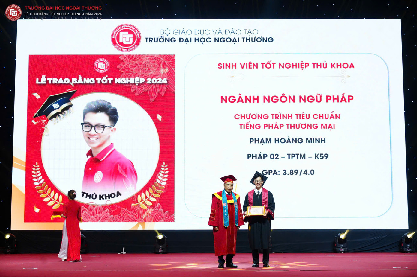 Hoàng Minh được vinh danh tốt nghiệp Thủ khoa tại Lễ trao bằng năm 2024.