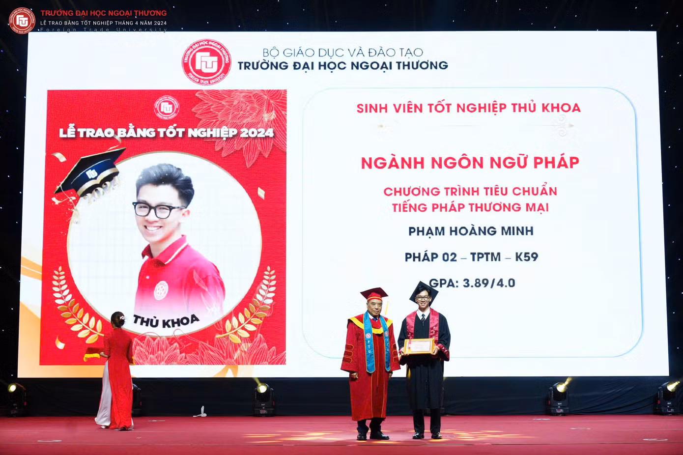 Hoàng Minh được vinh danh tốt nghiệp Thủ khoa tại Lễ trao bằng năm 2024.
