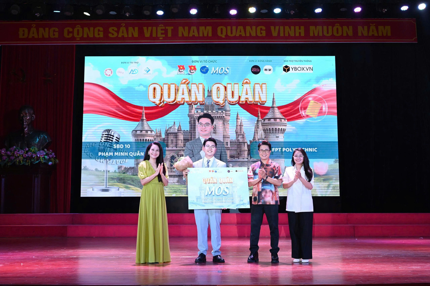 Phạm Minh Quân – chàng sinh viên với chuỗi thành tích MC ấn tượng: Quán quân MC On Stage 2025, Quán quân MC Volunteer 2025, Quý quân MC Luminary, Top 4 MC On The Mic,...