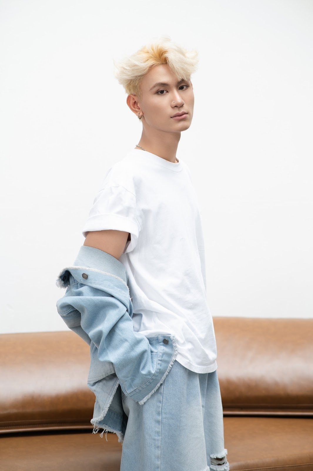 Võ Phi Minh hiện là sinh viên năm hai chuyên ngành Nhiếp ảnh nghệ thuật của Trường Đại học Sân khấu Điện ảnh Hà Nội.