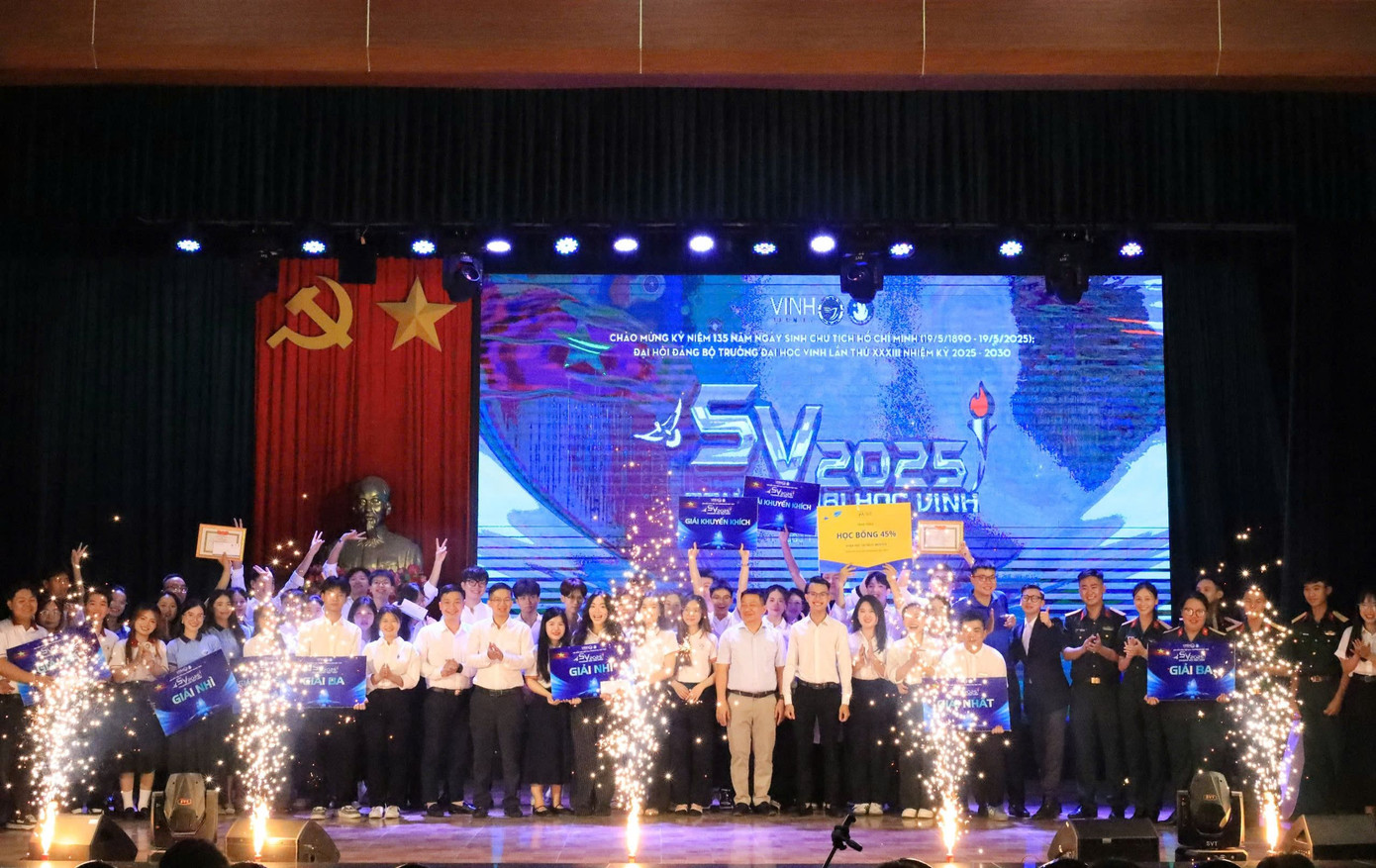 Chín đội thi đại diện cho các đơn vị trong toàn trường hội tụ tại vòng chung kết.