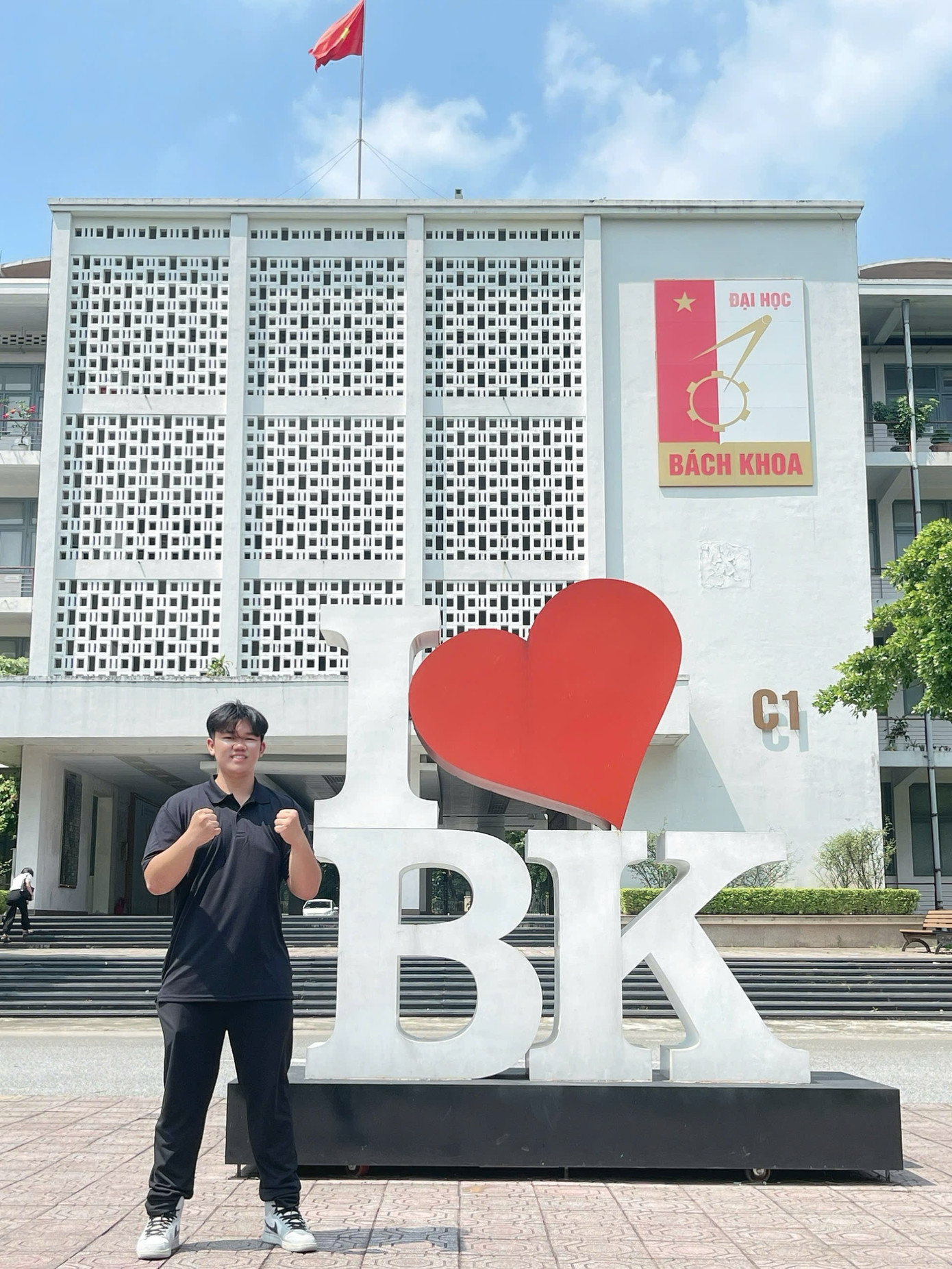 Anh Tú tại Đại học Bách khoa Hà Nội.