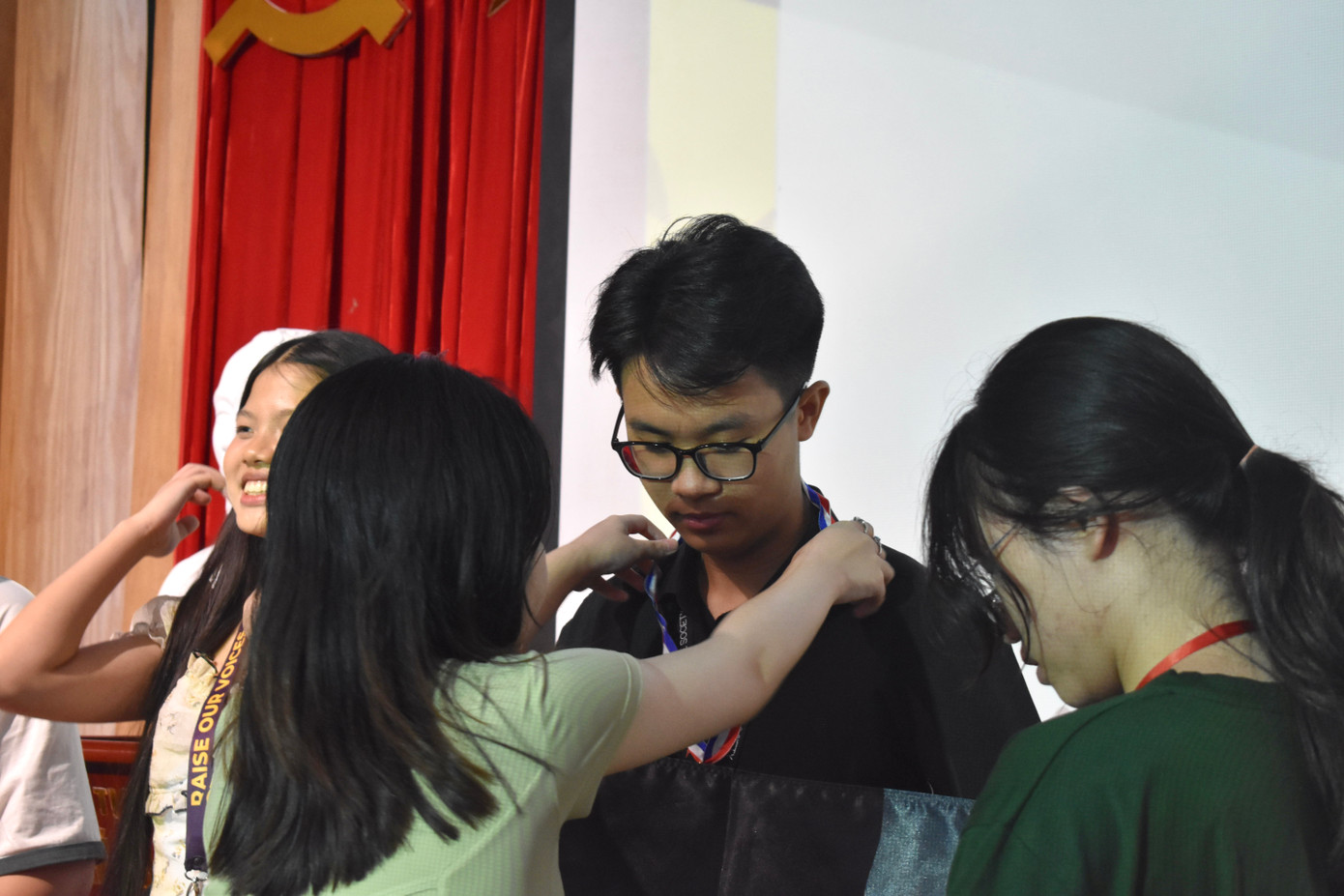 Tuấn Nguyên xuất sắc đạt giải tại một cuộc thi Tranh biện.