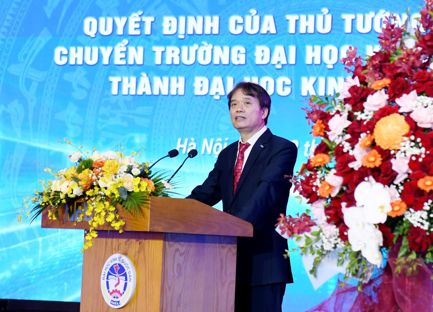 GS.TS Phạm Hồng Chương - Giám đốc Đại học Kinh tế Quốc dân phát biểu. GS.TS Phạm Hồng Chương - Giám đốc Đại học Kinh tế Quốc dân phát biểu.