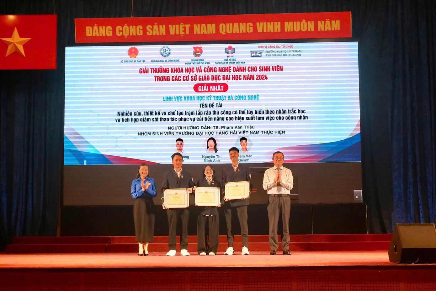 Minh Anh cùng nhóm giành Giải Nhất Nghiên cứu khoa học cấp Bộ năm 2024 với đề tài mang tính ứng dụng cao, góp phần giải quyết những vấn đề thực tiễn.