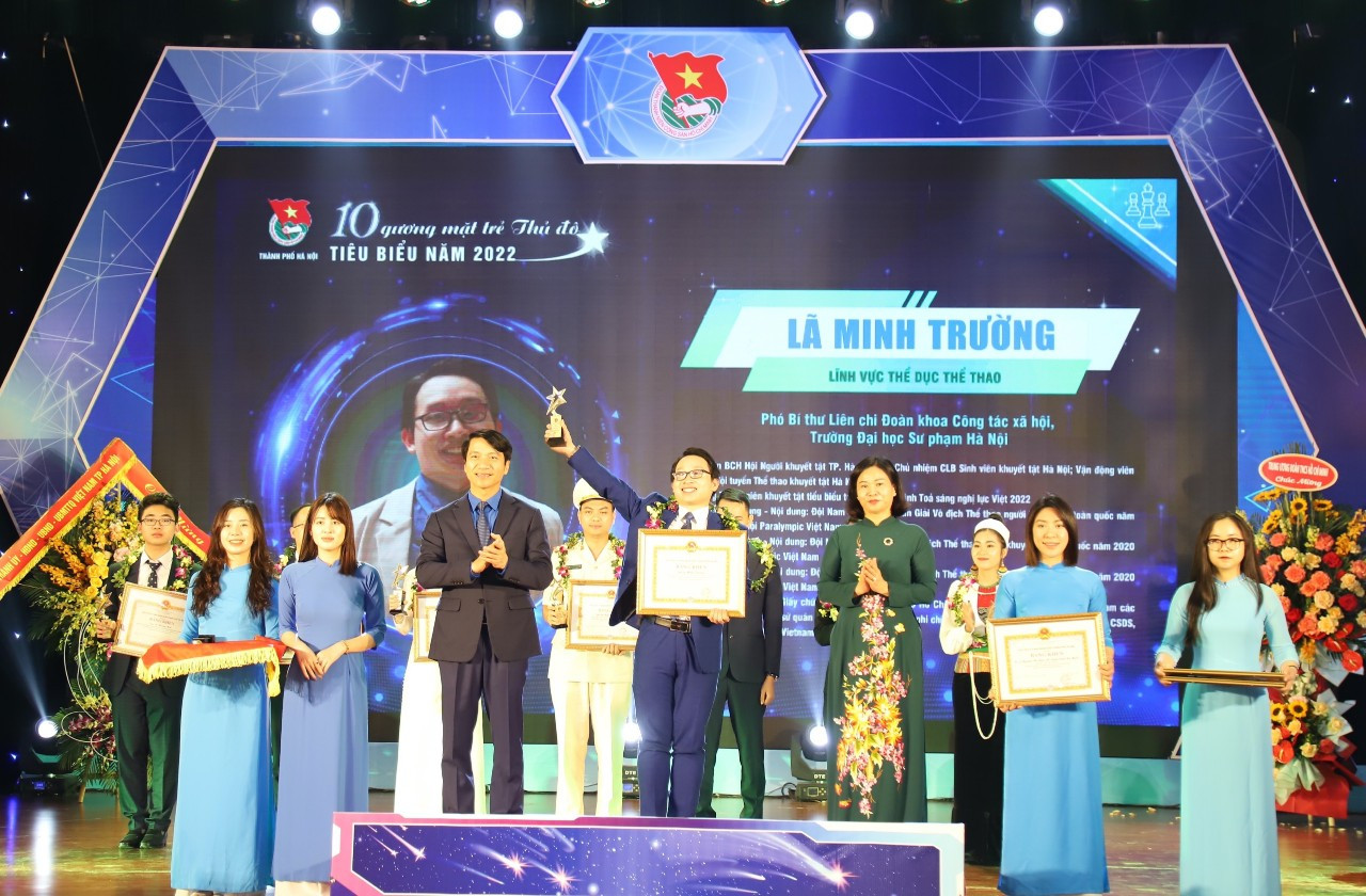 Anh Trường là 1 trong 10 gương mặt trẻ Thủ đô tiêu biểu năm 2022. Anh Trường là 1 trong 10 gương mặt trẻ Thủ đô tiêu biểu năm 2022.